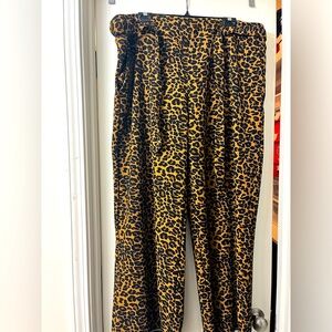 Leopard print wide leg pant w/belt. Worn once
